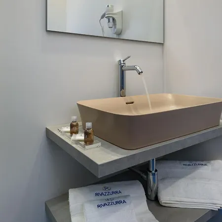 Rivazzurra Affittacamere *